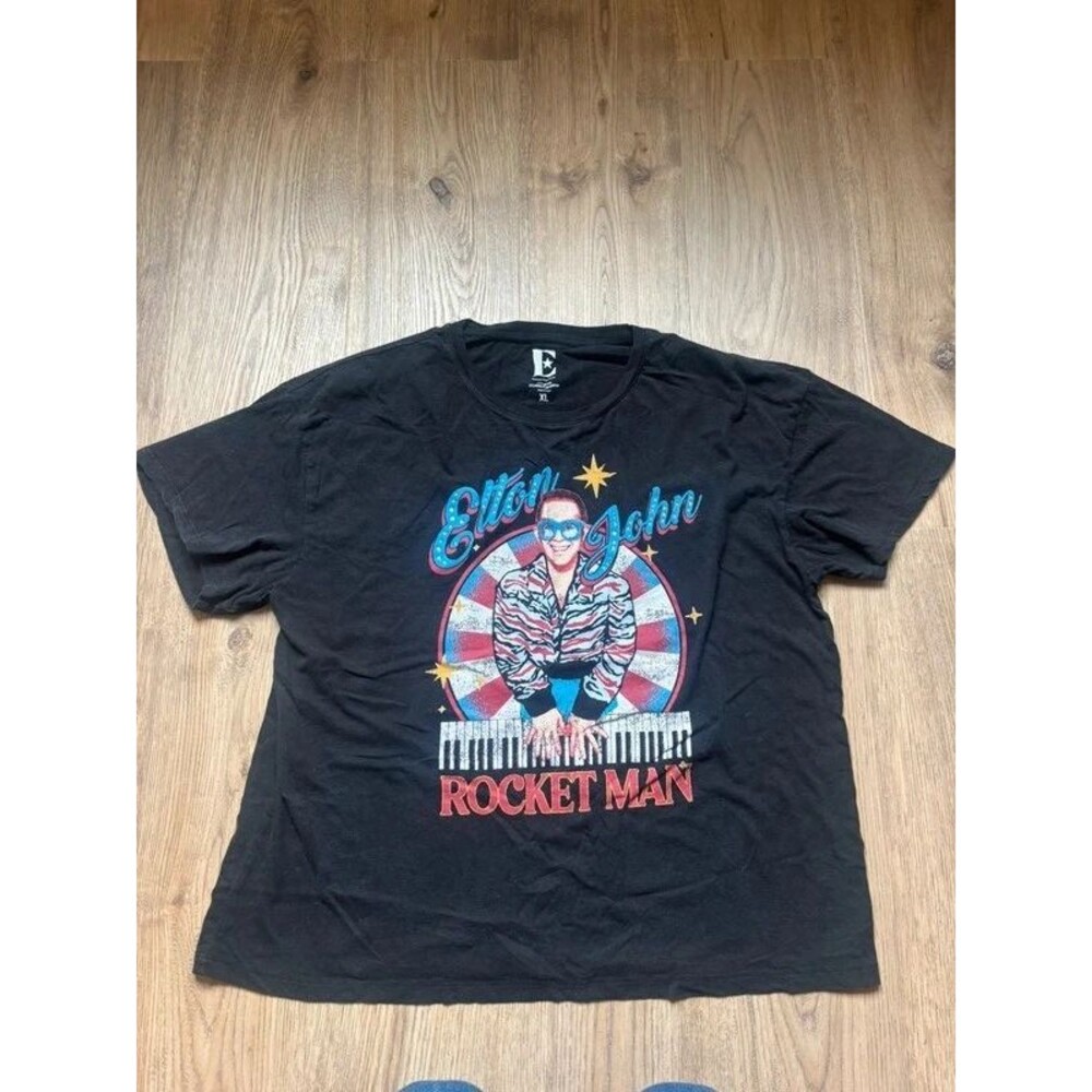 Elton John Rocket Man Black Graphic T-Shirt Women’s XL Retro Band Tee